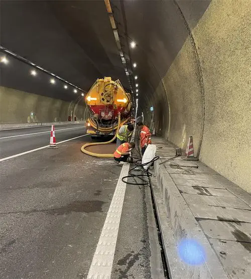 惠州隧道排水渠清淤